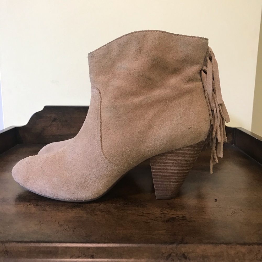 FRINGED SUEDE ANKLE BOOTIE